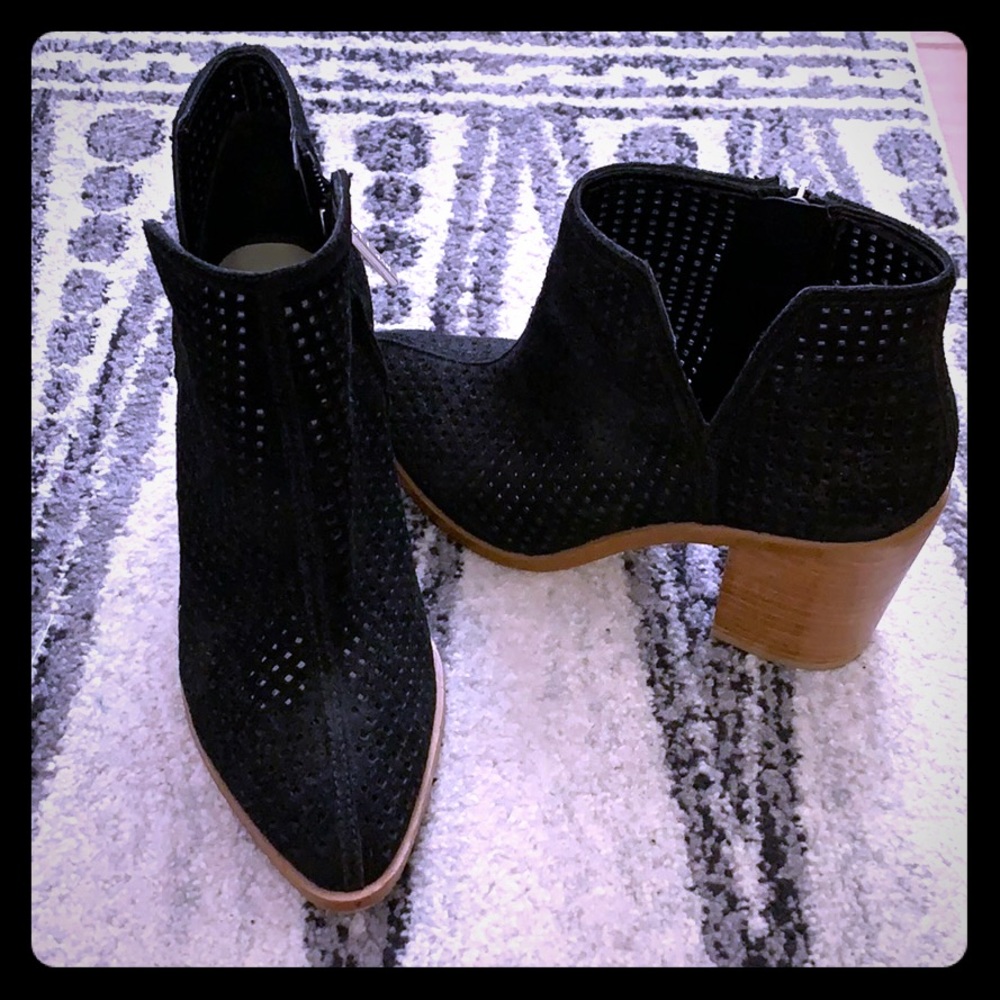 1. STATE Black Booties